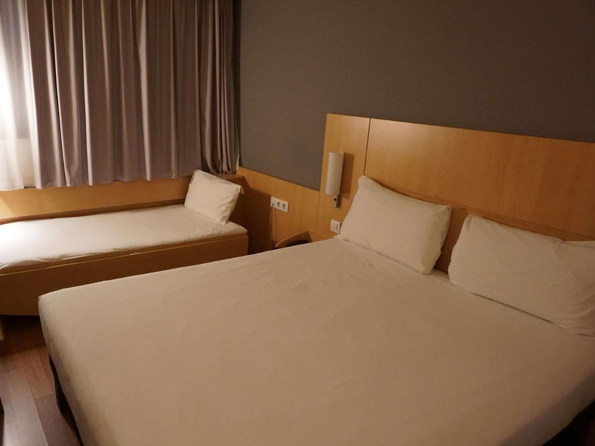 Ibis Girona Hotel Екстериор снимка
