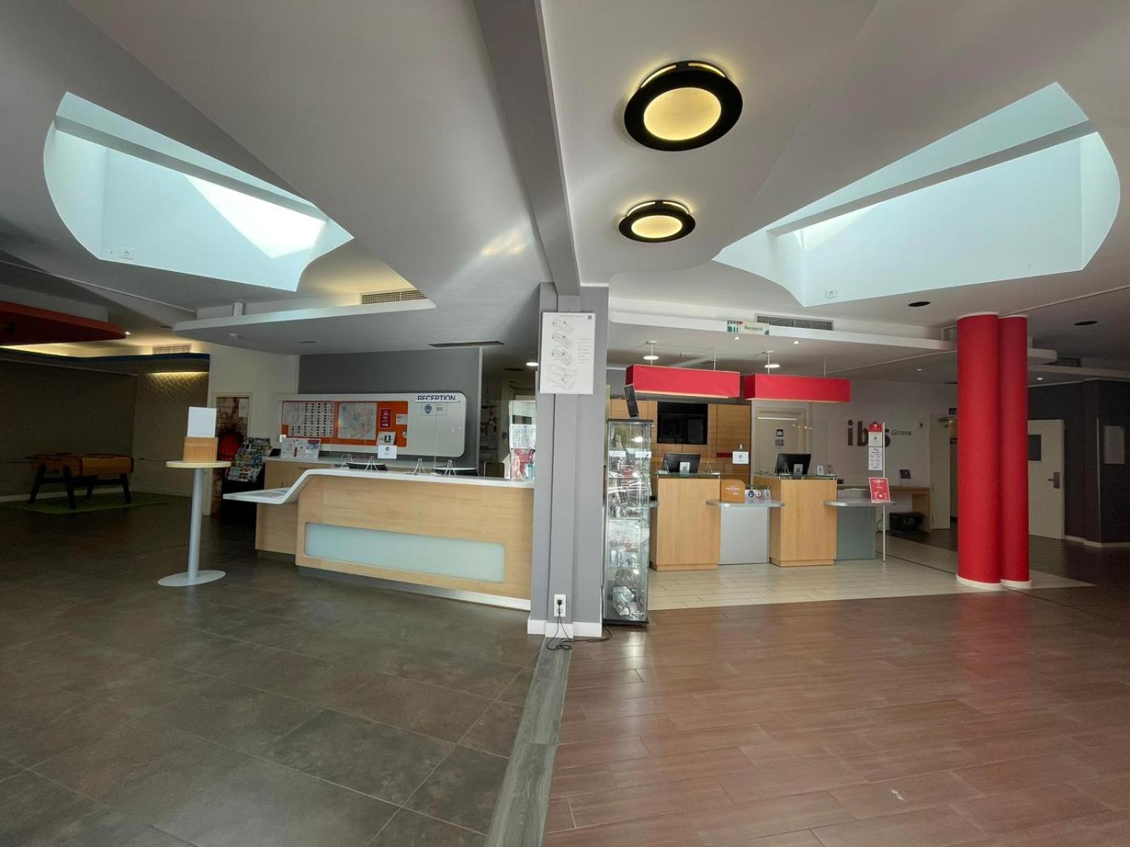 Ibis Girona Hotel Екстериор снимка