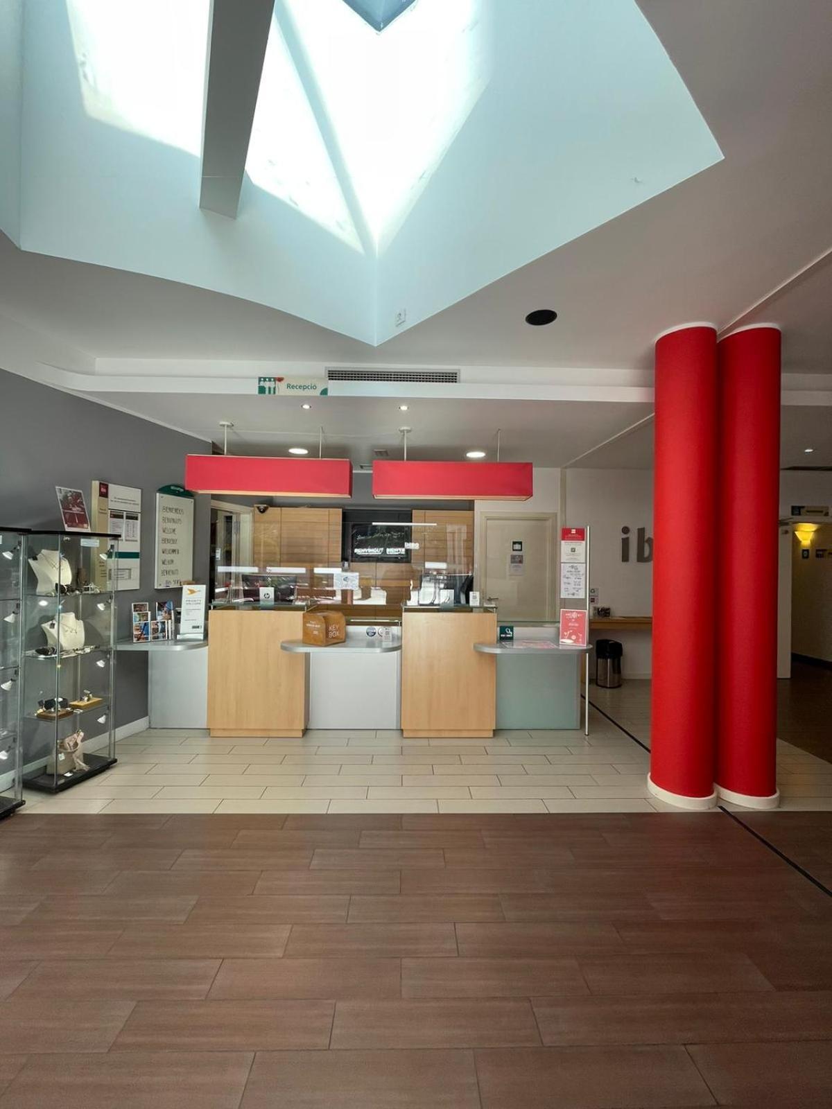 Ibis Girona Hotel Екстериор снимка